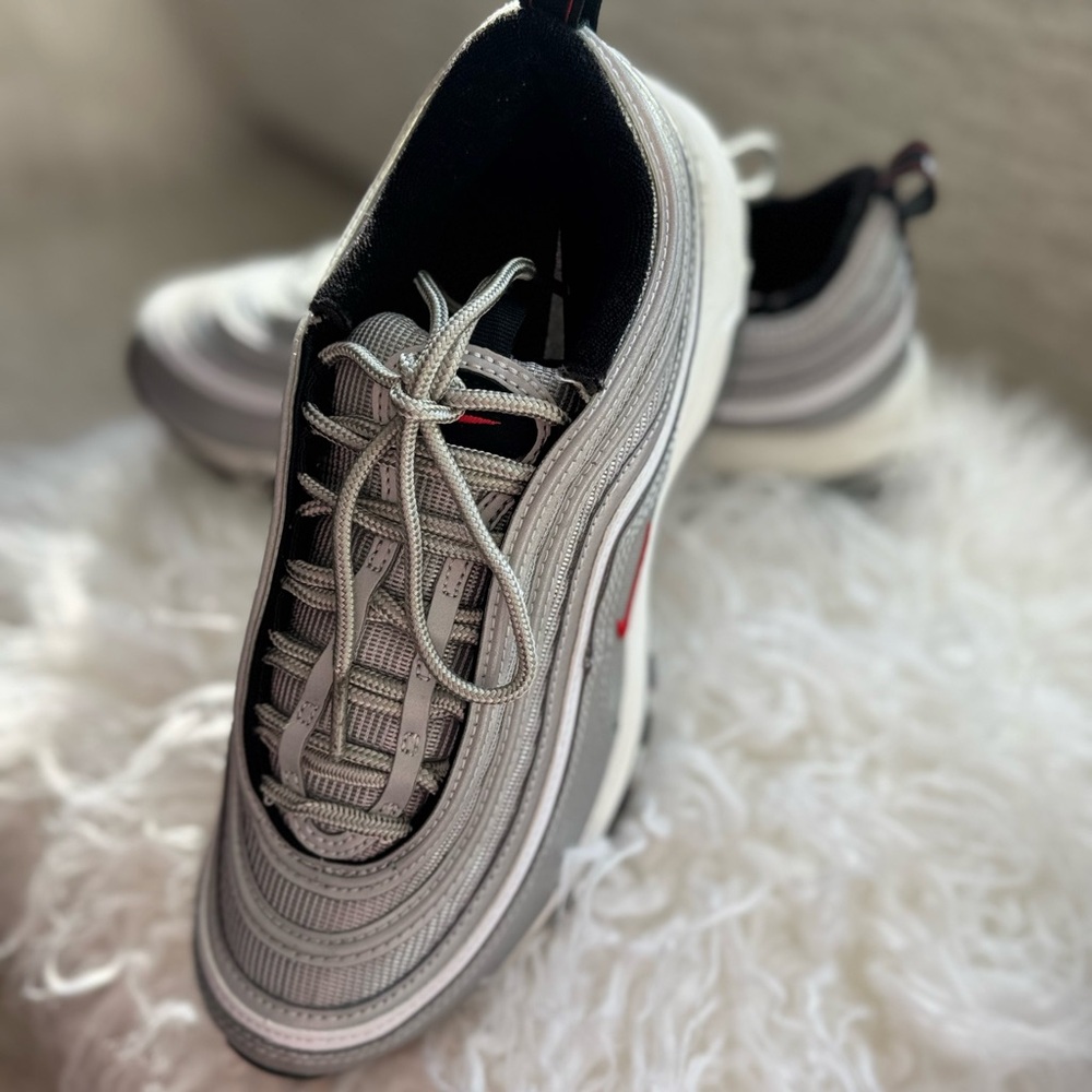 Women’s Nike Air Max 97 Silver Bullet Size: 8